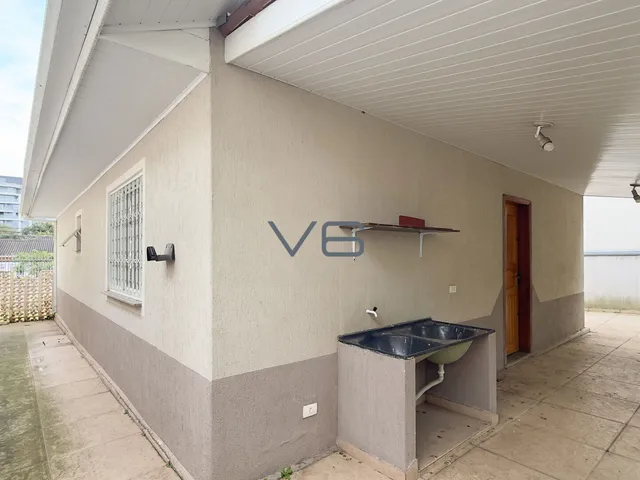 Imagem 7: Casa Padrão de Rua com 95m² privativos, 2 quartos, 4 vagas de garagem, no Seminário