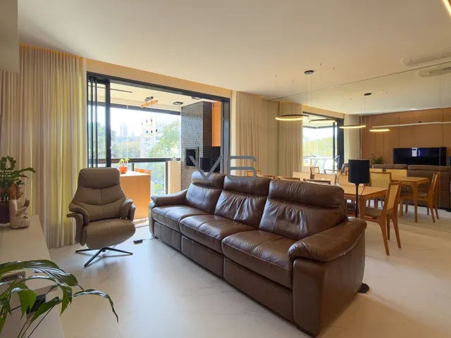 Imagem 15: Apartamento de Alto Padrão com 3 quartos, 2 vagas de garagem, 115m² privativos, no
