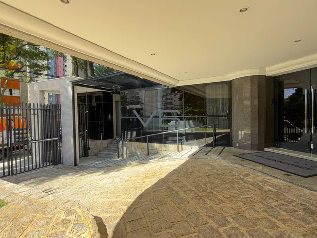 Imagem 2: Apartamento Alto Padrão com 5 Quartos, 4 Vagas de Garagem, 305 M² Privativos no Bigorrilho, Curitiba - Pr