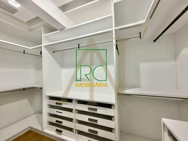 Imagem 13: Apartamento de luxo à venda, no Condomínio Golden Green Av. Dul em Rio de Janeiro