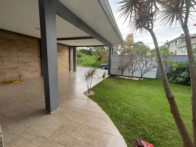 Imagem: Casa Alto Padrão nos ingleses do rio vermelho