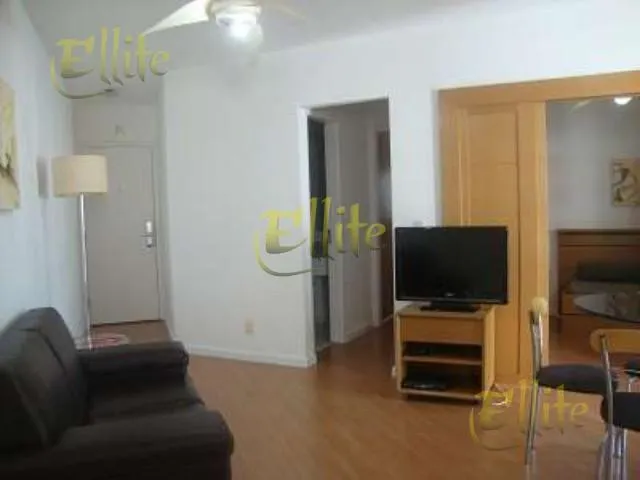 Imagem: O studio possui 2 Dormitórios, 1 Suíte, 1 Banheiro, 1