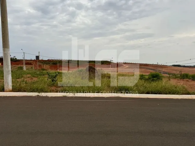 Imagem: O terreno possui 220m² de Área e está localizado em