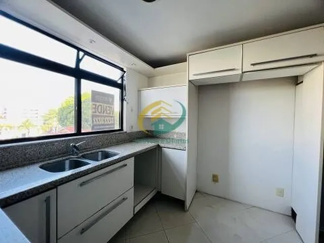 Imagem 8: Uma Vista Maravilhosa !!! Apartamento em Coqueiros - 03 Dormitórios + 02 vagas