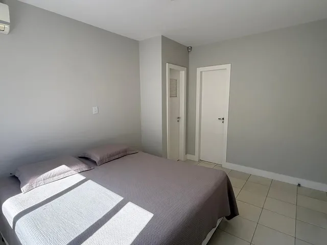 Imagem 4: Casa térrea com piscina e edícula no Itacorubi - (Parque São Jorge), 3 quartos
