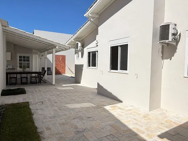 Imagem 11: Casa térrea com piscina e edícula no Itacorubi - (Parque São Jorge), 3 quartos
