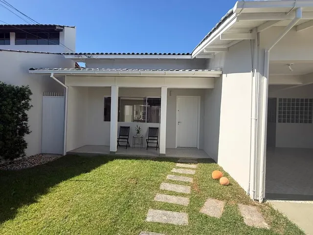 Imagem 15: Casa térrea com piscina e edícula no Itacorubi - (Parque São Jorge), 3 quartos