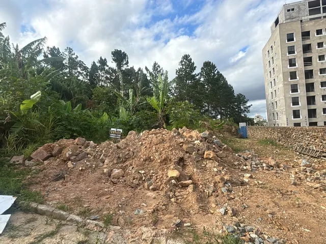 Imagem: Excelente Terreno com 894,32M² na Pedra