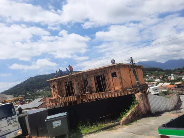 Imagem 6: Sobrado Alto Padrão com Quintal - Alto Aririu em Palhoça/SC