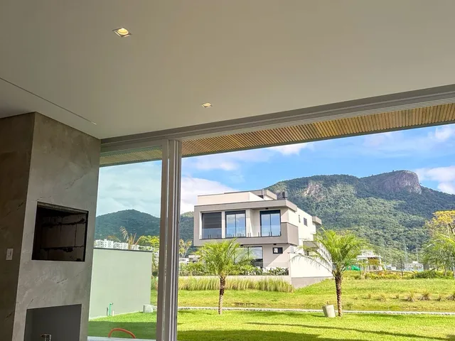 Imagem 5: Casa Alto Padrão com 3 Suítes (Fundos Lago) no Condomínio Reserva da Pedra em Palhoça/Sc!