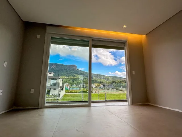 Imagem 10: Casa Alto Padrão com 3 Suítes (Fundos Lago) no Condomínio Reserva da Pedra em Palhoça/Sc!