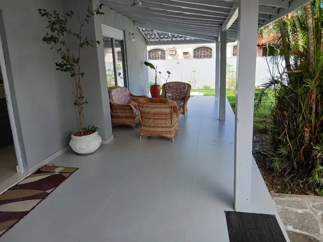 Imagem 9: Casa de Luxo em Condomínio Fechado em Lauro de Freitas-BA: 3 Quartos, 2 Suítes, 5 Vagas