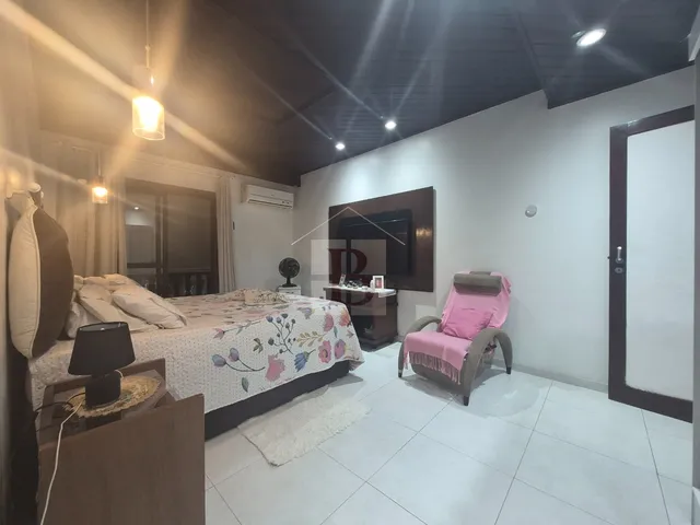 Imagem 10: Imponente casa à venda em Piratininga, Niterói-RJ: 4 quartos, 4 suítes, 3 salas, 4