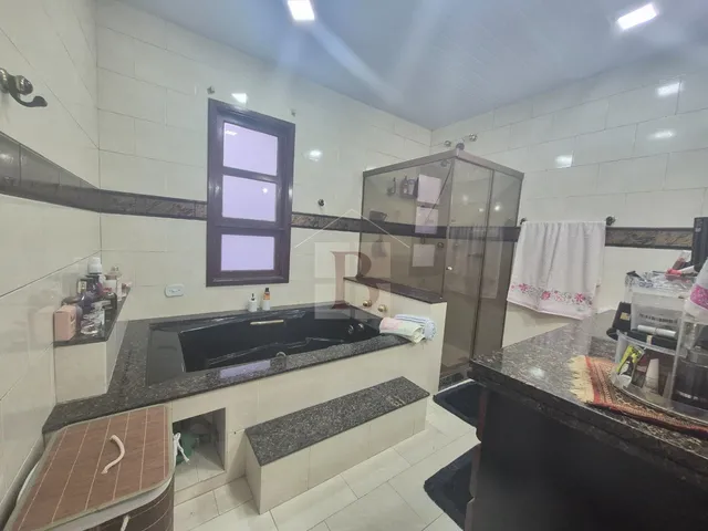 Imagem 15: Imponente casa à venda em Piratininga, Niterói-RJ: 4 quartos, 4 suítes, 3 salas, 4