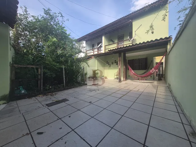 Imagem: A casa possui 3 Dormitórios, 1 Suíte, 3 Banheiros, 2