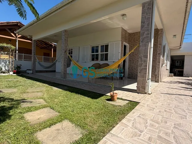 Imagem: Casa com Piscina e Terreno Anexo À Venda
