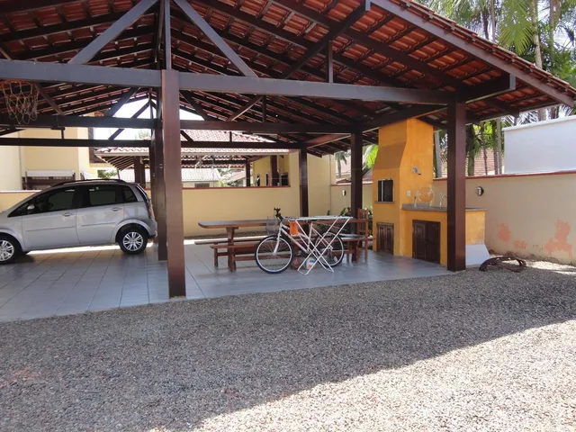 Imagem 3: Casa com 2 suítes, 2 dormitórios e 2 vagas de garagem no América