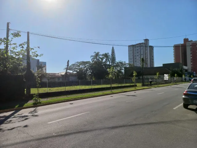Imagem 2: Terreno Raro no Centro de Joinville - Oportunidade Única para Investidores