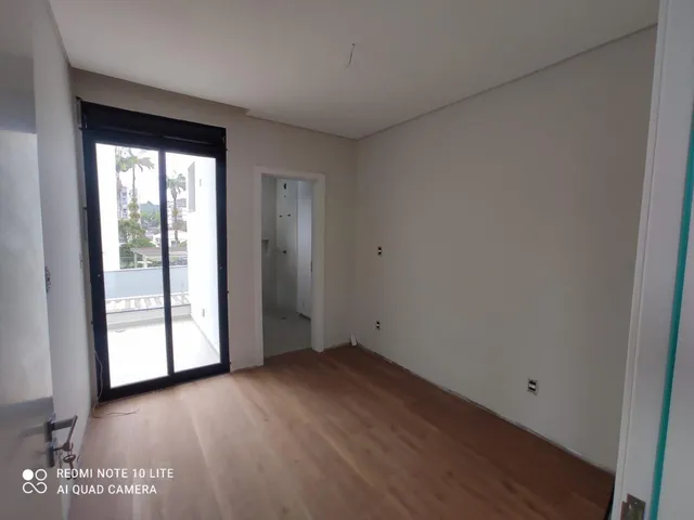 Imagem 13: Imperdível! Geminado de alto padrão com 3 suítes e 184,70m² no Saguaçu