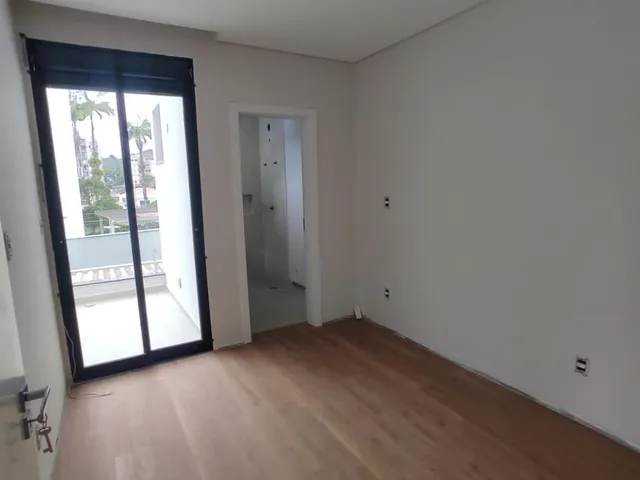 Imagem 6: Imperdível! Geminado de alto padrão com 3 suítes e 184,70m² no Saguaçu