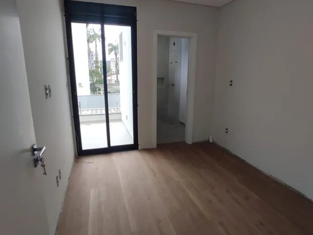 Imagem 4: Imperdível! Geminado de alto padrão com 3 suítes e 184,70m² no Saguaçu
