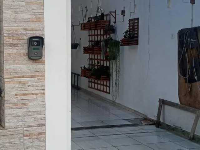 Imagem 4: LINDA CASA D ESQUINA COM 180m², INDIVIDUAL, TERRENO DE 235M², CIDADE INDUSTRIAL CTBA