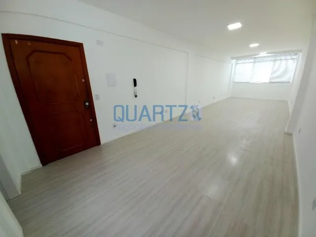 Imagem 8: Espaçoso Escritório 47M² em Floresta, Porto Alegre, com Elevador e Localização Estratégica