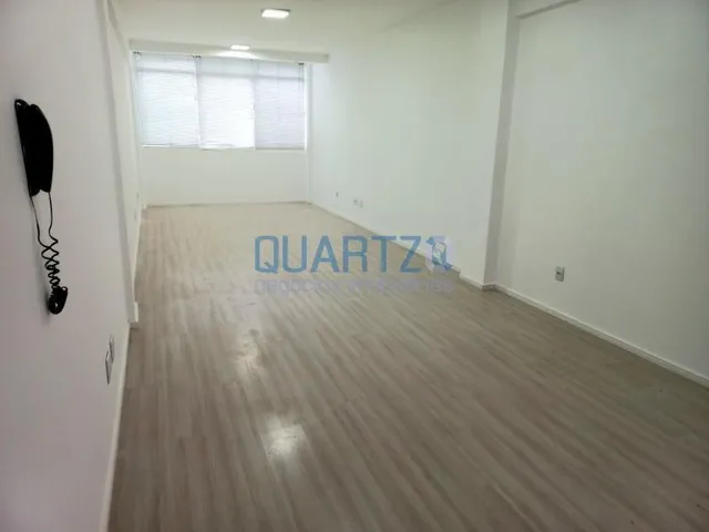 Imagem 7: Espaçoso Escritório 47M² em Floresta, Porto Alegre, com Elevador e Localização Estratégica