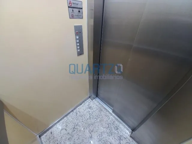 Imagem 4: Espaçoso Escritório 47M² em Floresta, Porto Alegre, com Elevador e Localização Estratégica