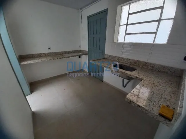 Imagem 3: Casa Comercial no Bom Fim com 70M2 3 Salas e Pátio Ideal para Qualquer Atividade Comercial