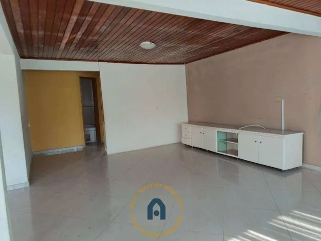 Imagem 3: Sobrado para alugar em São José dos Pinhais, Colônia Murici, com 3 quartos, 750m²