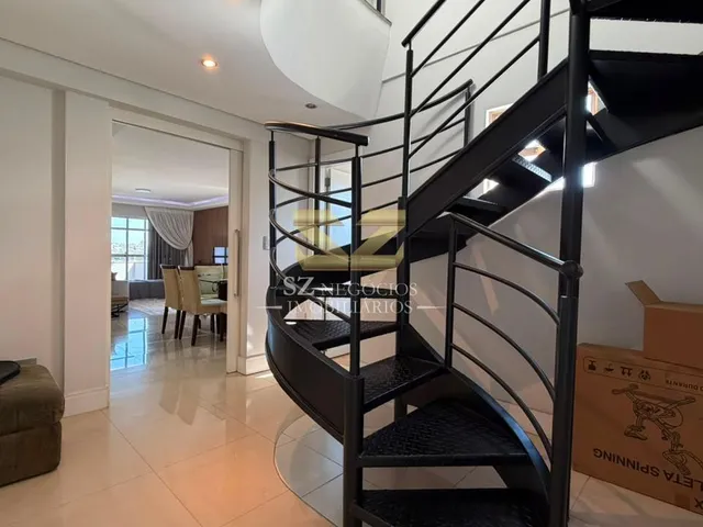 Imagem 6: Cobertura Duplex Mobiliada para locação no Edifício Residencial Fernanda, Centro Foz