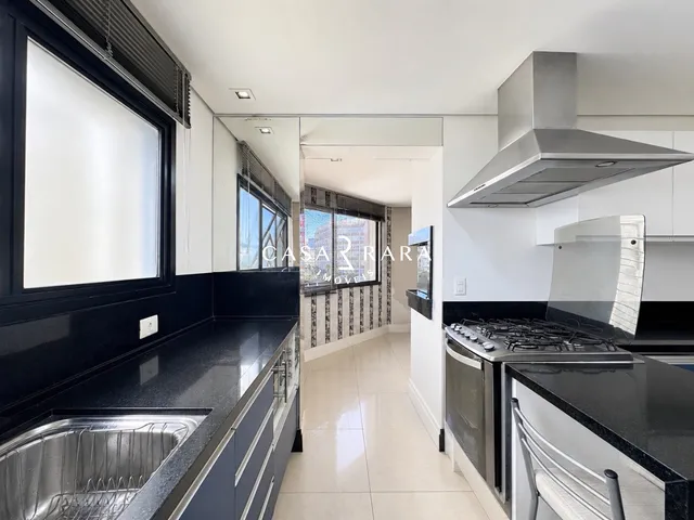 Imagem 13: Apartamento com 4 dormitórios (sendo 2 suítes) e 2 vagas - Centro