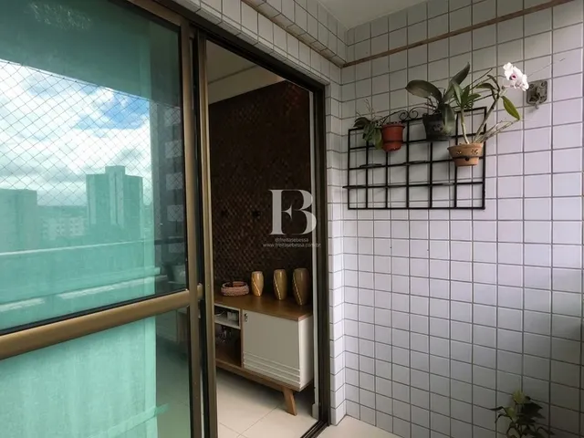 Imagem 12: Seu Novo Lar em Casa Amarela: 3 Quartos com Varanda a Passos do Sítio da Trindade