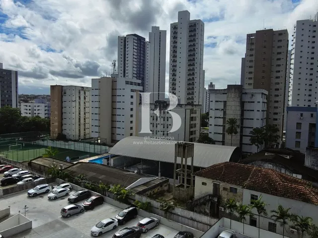 Imagem 16: Seu Novo Lar em Casa Amarela: 3 Quartos com Varanda a Passos do Sítio da Trindade