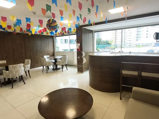 Imagem 10: Seu Novo Lar em Casa Amarela: 3 Quartos com Varanda a Passos do Sítio da Trindade