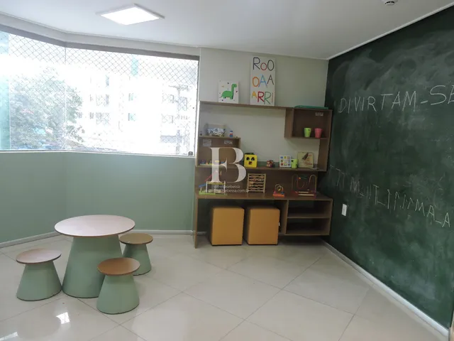 Imagem 8: Seu Novo Lar em Casa Amarela: 3 Quartos com Varanda a Passos do Sítio da Trindade