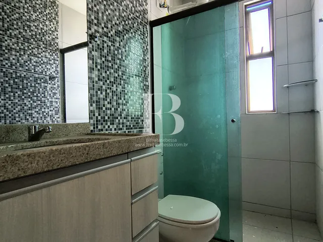 Imagem 5: Seu Novo Lar em Casa Amarela: 3 Quartos com Varanda a Passos do Sítio da Trindade