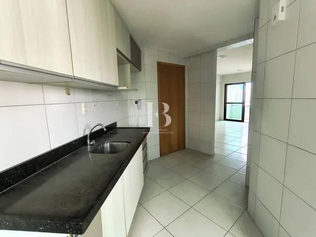 Imagem 4: Seu Novo Lar em Casa Amarela: 3 Quartos com Varanda a Passos do Sítio da Trindade