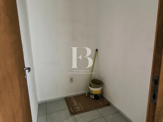 Imagem 3: Seu Novo Lar em Casa Amarela: 3 Quartos com Varanda a Passos do Sítio da Trindade