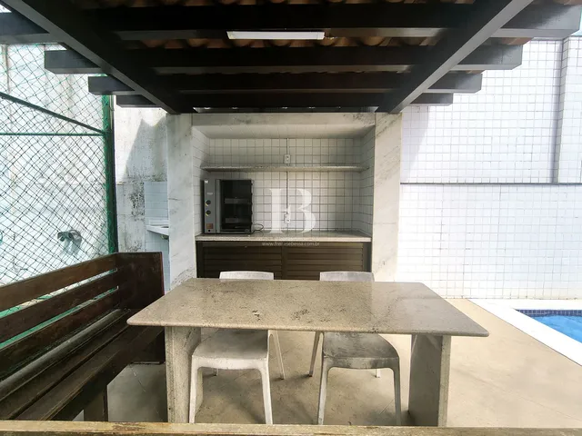 Imagem 9: Seu Novo Lar em Casa Amarela: 3 Quartos com Varanda a Passos do Sítio da Trindade