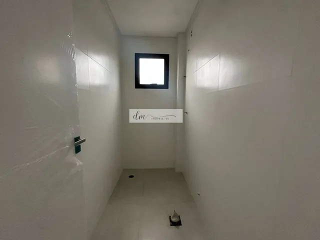 Imagem 2: Apartamento à venda, com 2 Dorm. sendo 1 suíte, 68m², prédio novo centro de Camboriú