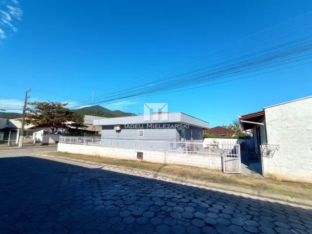 Imagem 10: Casa de Esquina Perequê