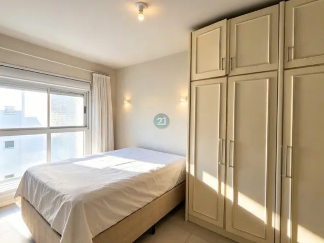 Imagem 8: Apartamento mobiliado com 02 quartos, 01 agaragem, e ampla sacada com churrasqueira no