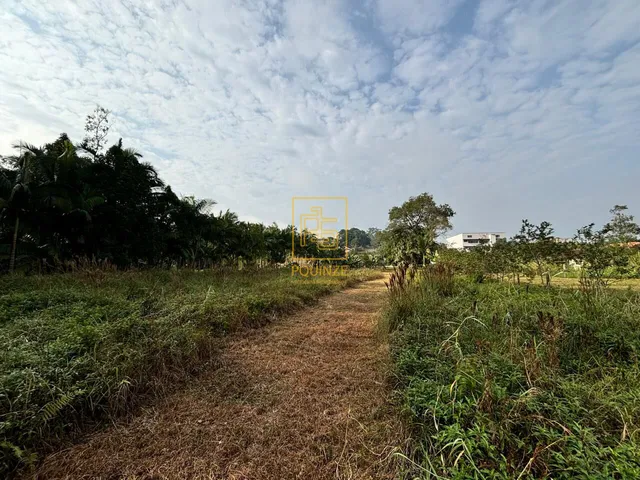 Imagem: Terreno Amplo Localizado no Bairro Pomeranos