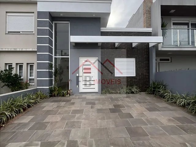 Imagem: A casa possui 3 Dormitórios, 1 Suíte, 1 Banheiro, 1 Vaga