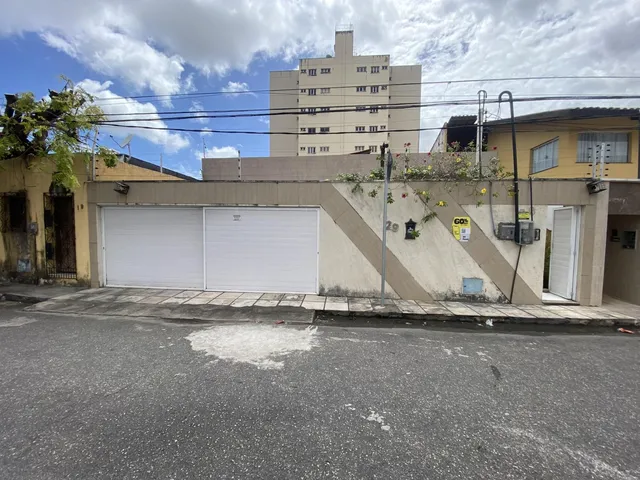 Imagem: CA8287) Excelente Casa Duplex medindo 372,00m²