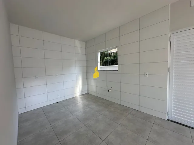 Imagem 4: Casa Á Venda no Bairro Araponguinhas