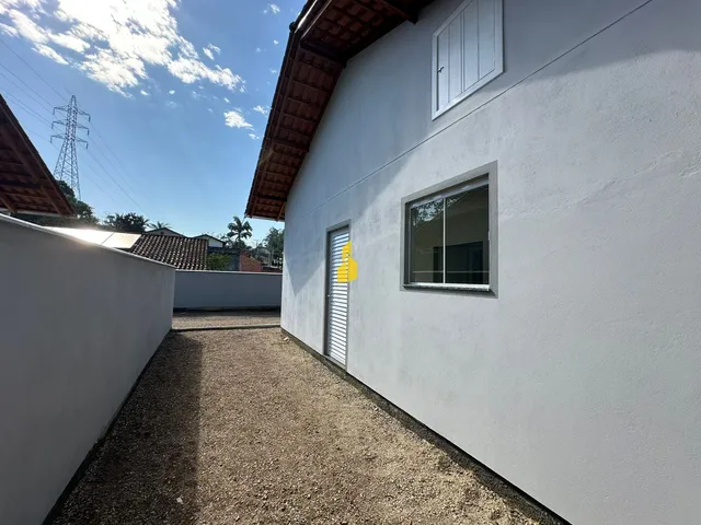 Imagem 6: Casa Á Venda no Bairro Araponguinhas