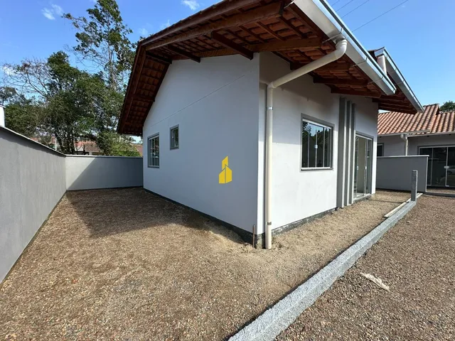Imagem 3: Casa Á Venda no Bairro Araponguinhas